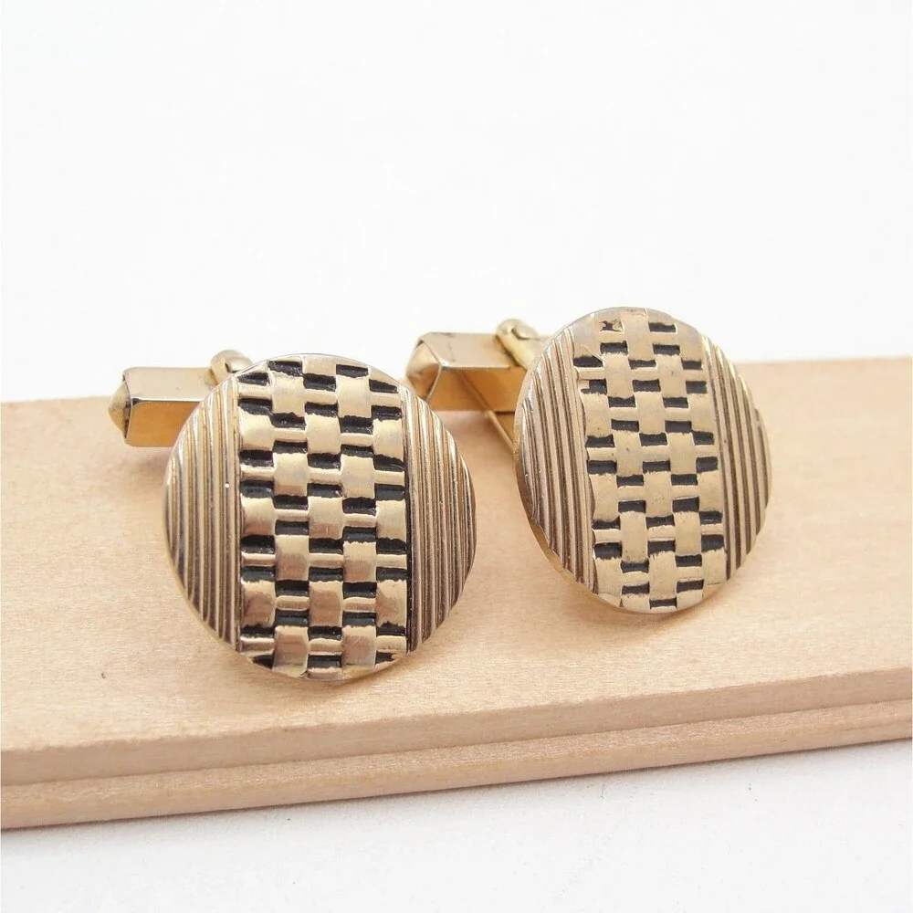 Vintage Swank Gold Tone Round Cufflinks Basketweave Textured Brick Mesh Retro